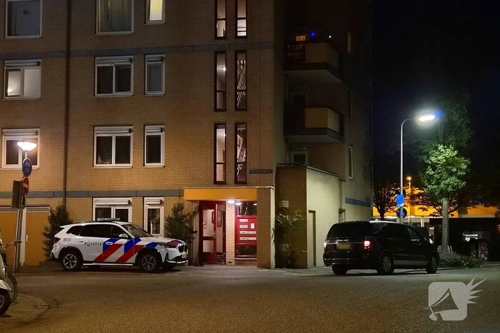 Politie verricht onderzoek bij woning