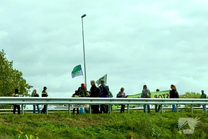 Gigantische en risicovolle verkeersopstopping door protest op snelweg