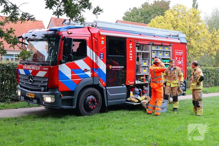 Boom in brand geblust achter school