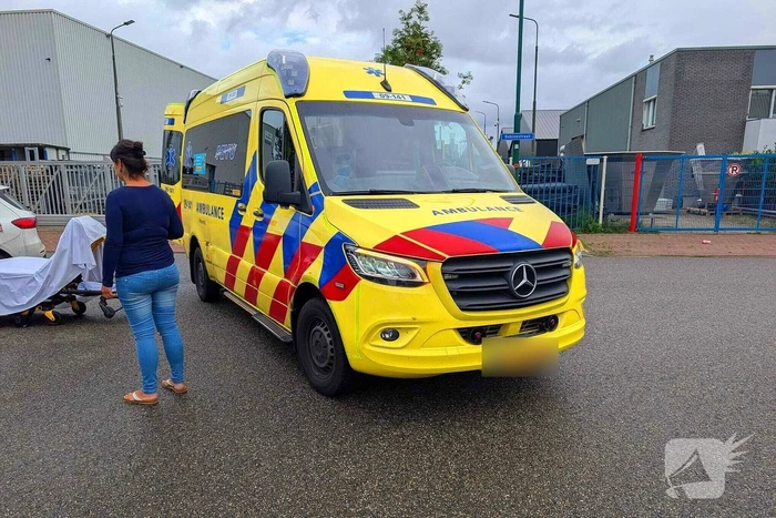 Fietser aangereden door auto