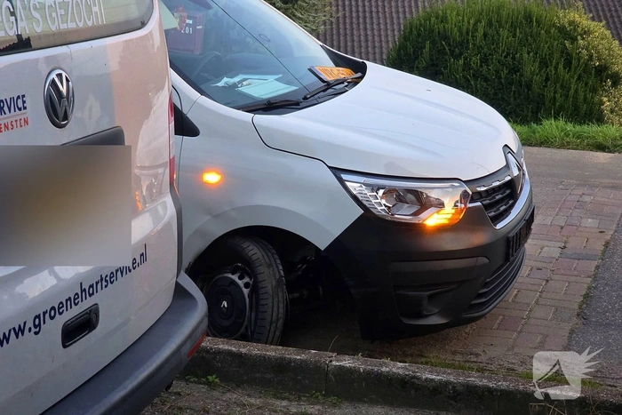 Bestuurder onbekend na aanrijding