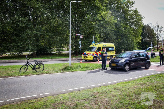Fietser gewond bij aanrijding op oversteekplaats