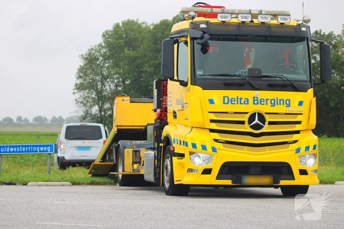 Ongeval tussen bestelbus en taxibus leidt tot gewonden