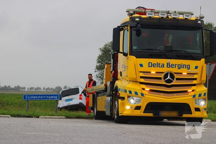 Ongeval tussen bestelbus en taxibus leidt tot gewonden