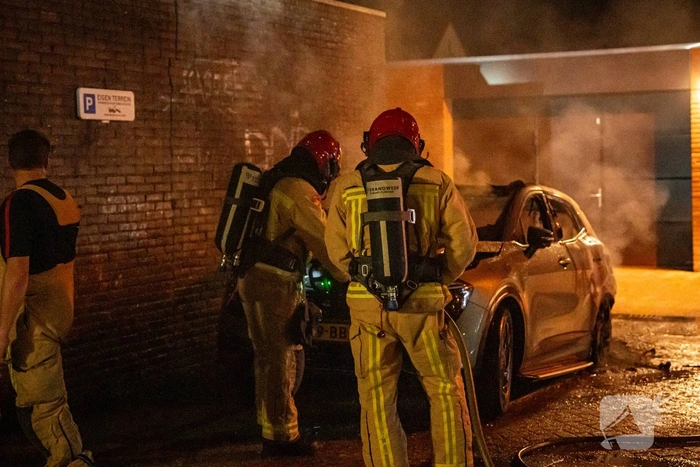 Garagebox in gevaar door autobrand
