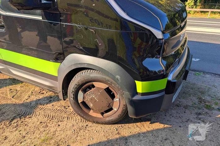 Botsing tussen scooter en auto leidt tot gewonde