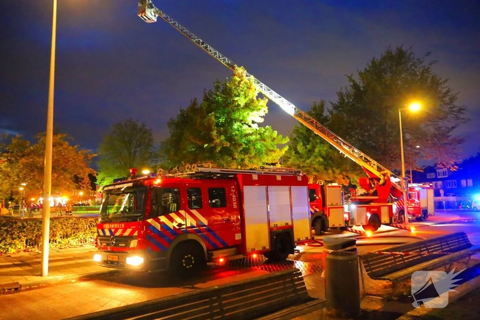 Brand bij buurthuis vereist grote inzet van brandweer