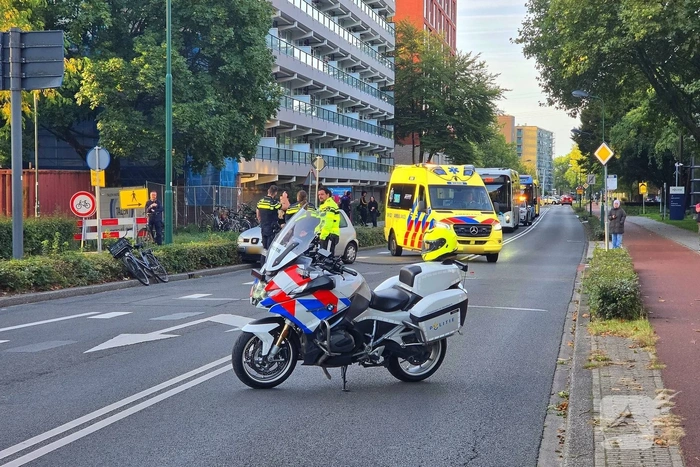 Fietsster gewond bij aanrijding met auto
