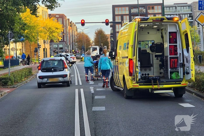 Fietsster gewond bij aanrijding met auto