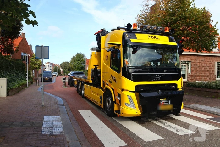 Automobilist uit Litouwen rijdt zich vast op buspoller