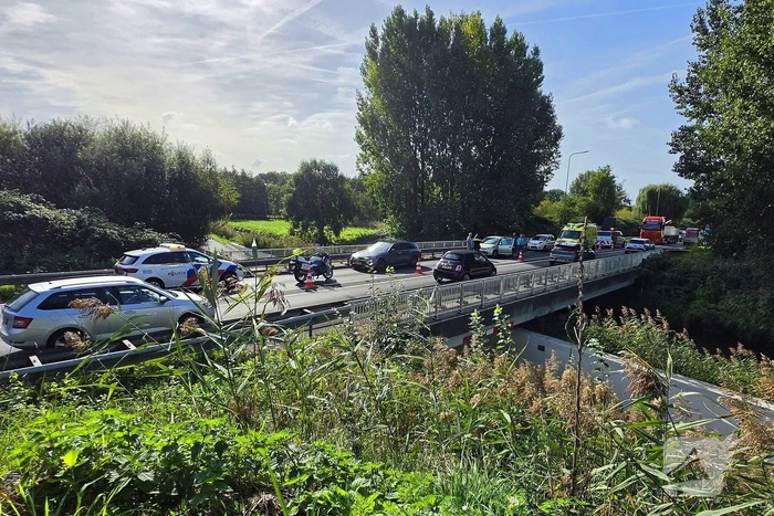 Botsing leidt tot verkeershinder en filevorming