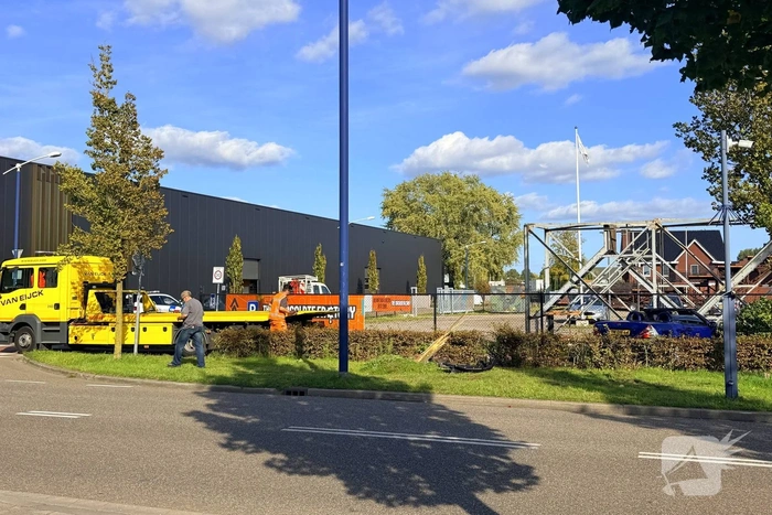 Auto botst door boom tijdens ongeval