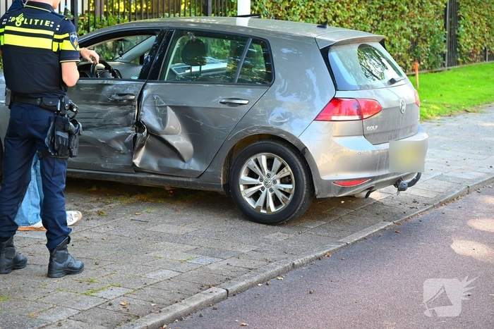 Ongeval met twee auto’s veroorzaakt schade