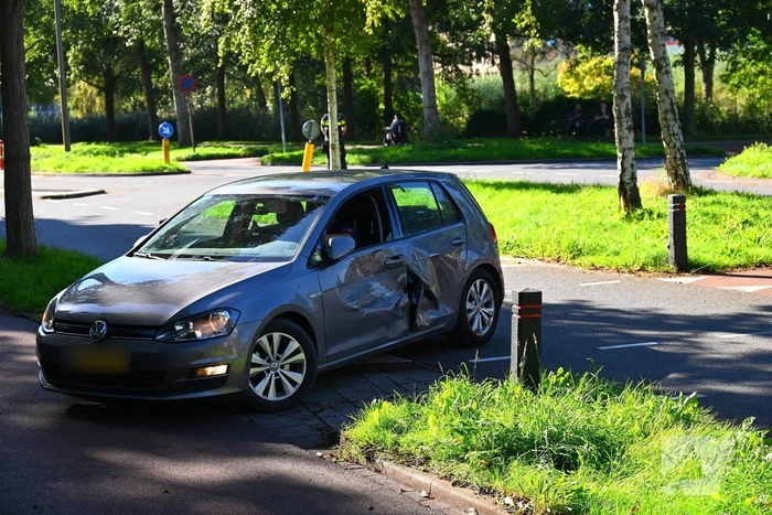 Ongeval met twee auto’s veroorzaakt schade