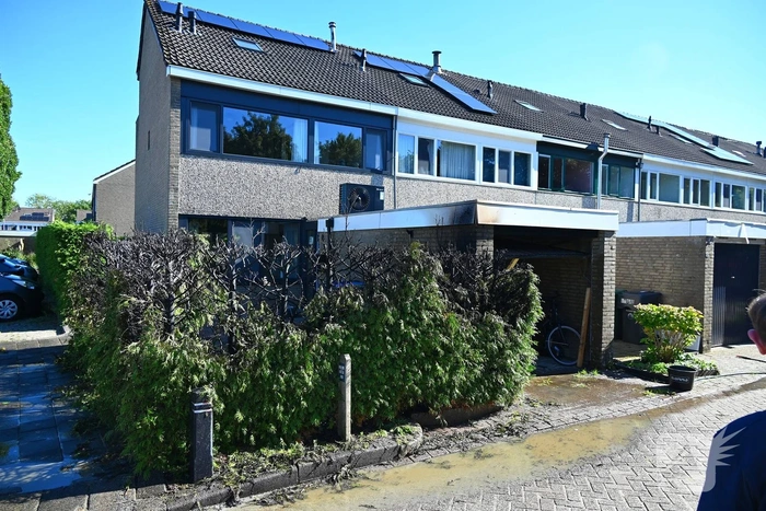 Brand in struikgewas snel onder controle
