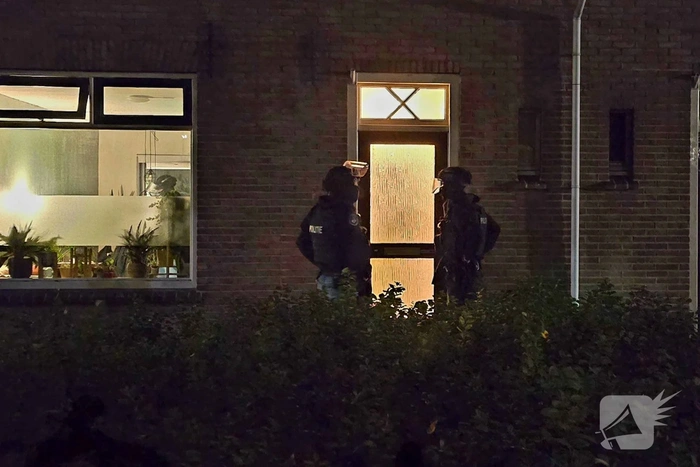 Team Parate Eenheid doet inval bij woning