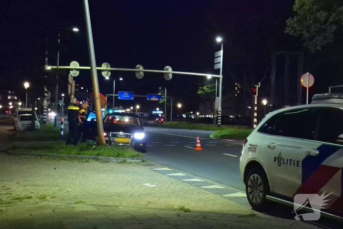 Beschonken automobiliste ramt lantaarnpaal