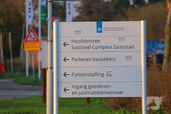Vlaggen halfstok bij Penitentiaire Inrichting