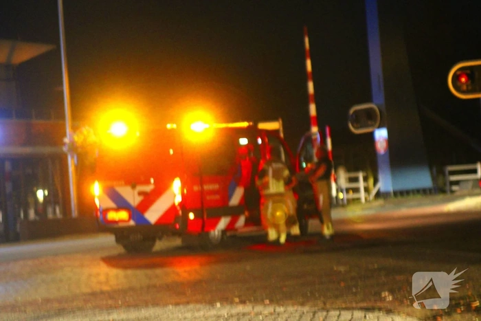Brandweer ingeschakeld voor mogelijk zinkende boot