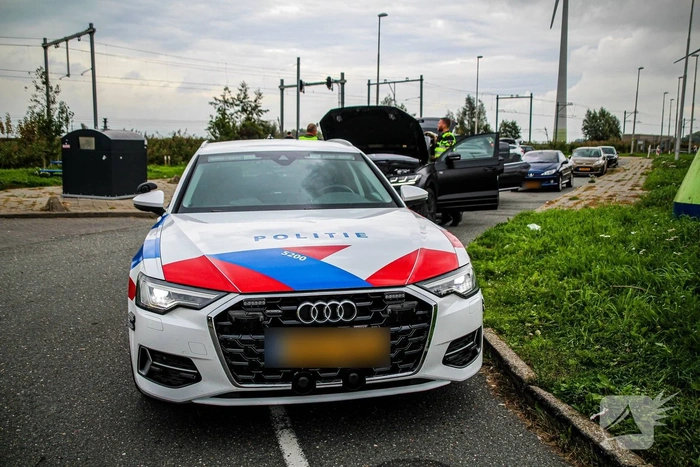 Politie haalt verdacht voertuig van snelweg