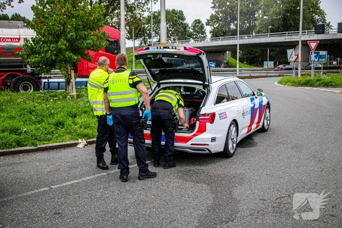 Politie haalt verdacht voertuig van snelweg