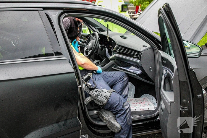 Politie haalt verdacht voertuig van snelweg