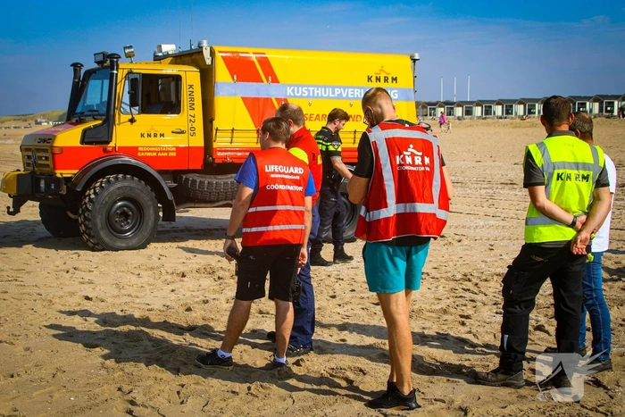 Hulpdiensten ingezet voor achtergelaten kleding op strand