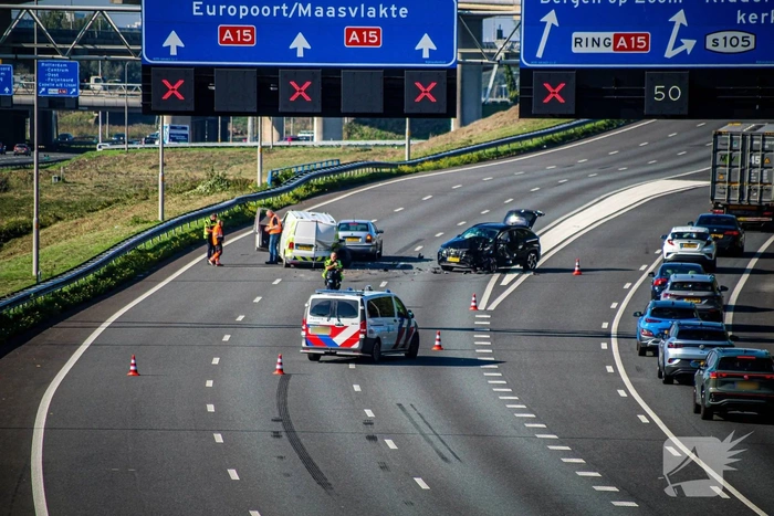Zware aanrijding met drie voertuigen op snelweg