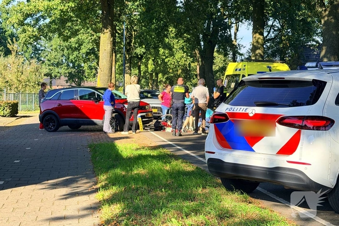 Fietser aangereden door auto