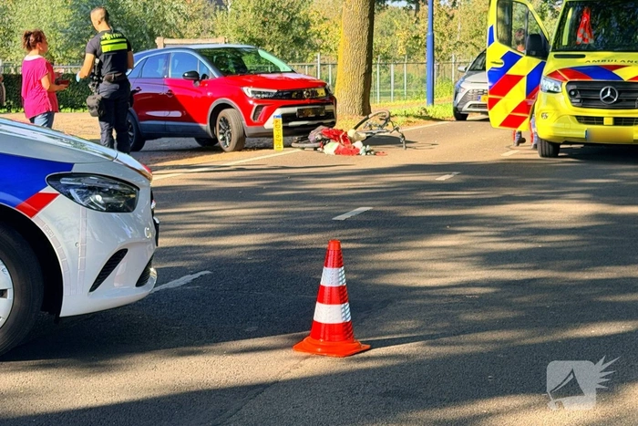 Fietser aangereden door auto