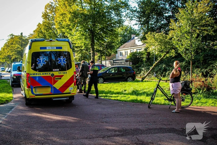 Brommer en fietser in aanrijding