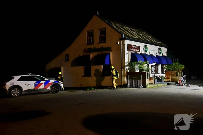 Brandweer onderzoek naar rookontwikkeling in café