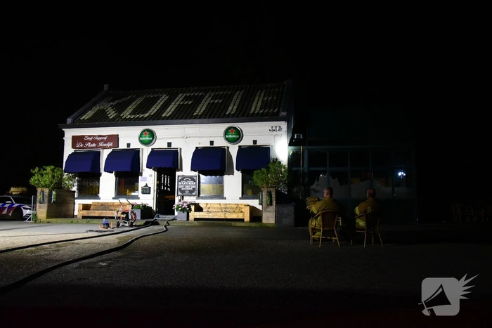 Brandweer onderzoek naar rookontwikkeling in café