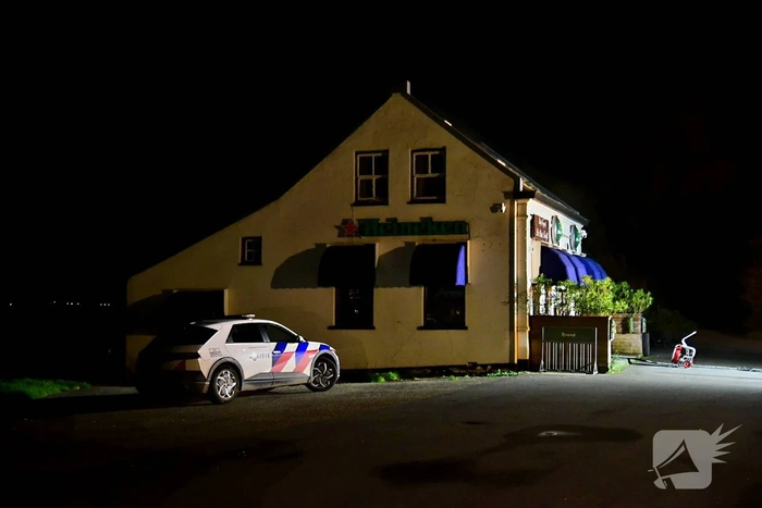 Brandweer onderzoek naar rookontwikkeling in café