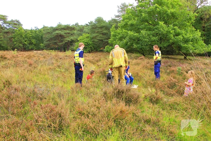 Rolstoelgebruiker vast in greppel tijdens wandeling