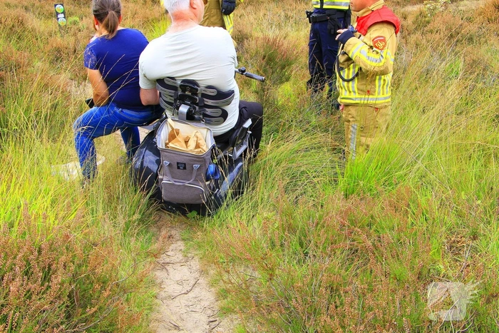 Rolstoelgebruiker vast in greppel tijdens wandeling