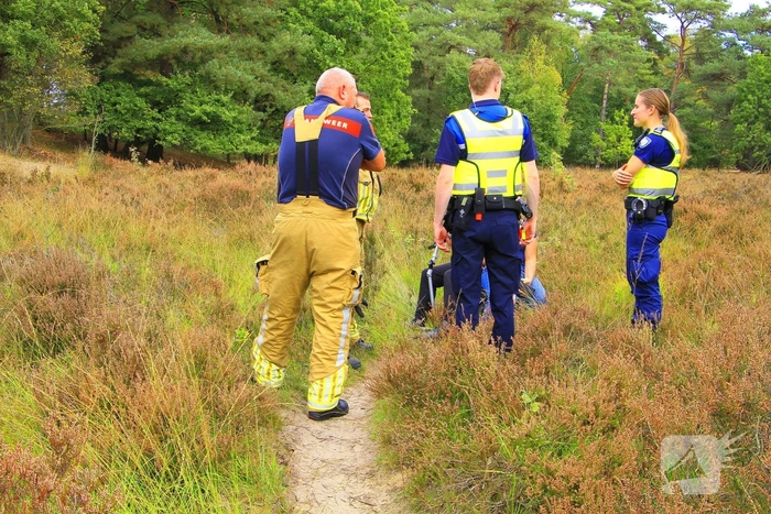 Rolstoelgebruiker vast in greppel tijdens wandeling