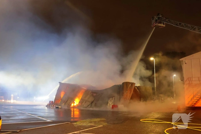 Brand verwoest loods
