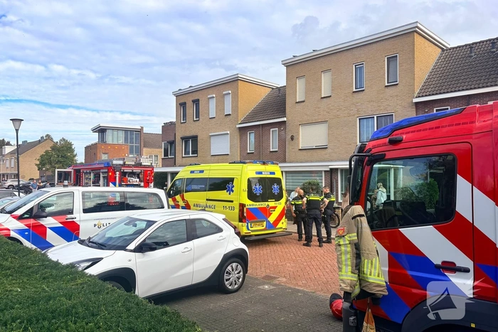 Slachtoffer na woningbrand nagekeken