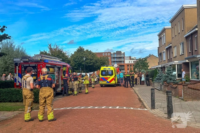 Slachtoffer na woningbrand nagekeken