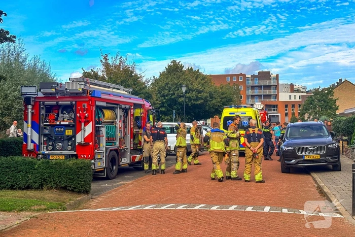 Slachtoffer na woningbrand nagekeken