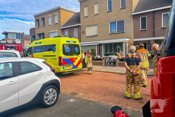 Slachtoffer na woningbrand nagekeken