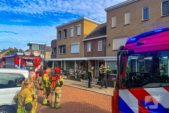 Slachtoffer na woningbrand nagekeken