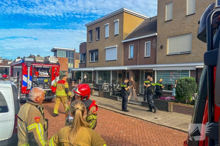 Slachtoffer na woningbrand nagekeken