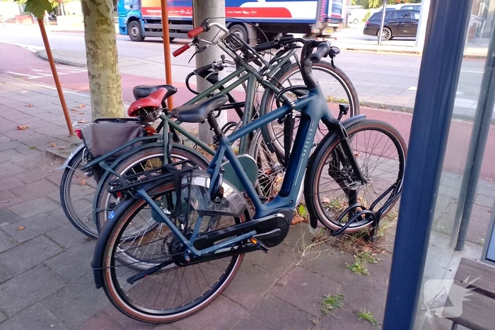 Ongeval met fietser in drukke straat