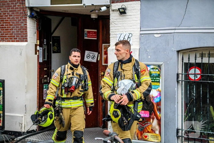 Omgeving afgezet door brand in gebouw