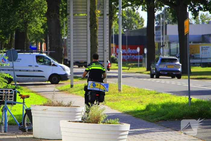 Fietser gewond na aanrijding met Jaguar