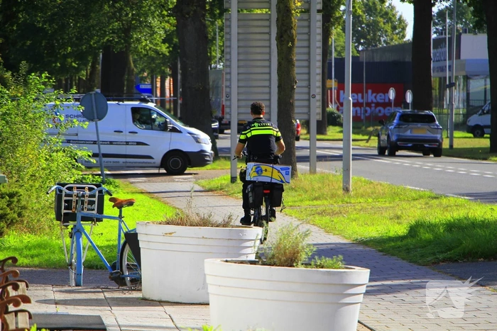 Fietser gewond na aanrijding met Jaguar
