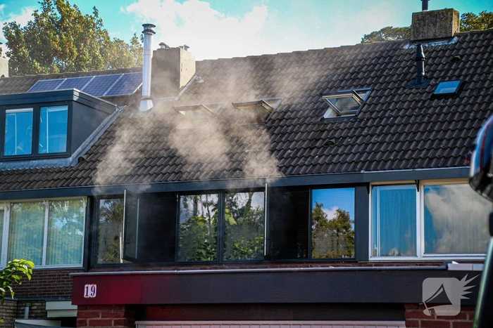 Brand in woning veroorzaakt grote rookontwikkeling