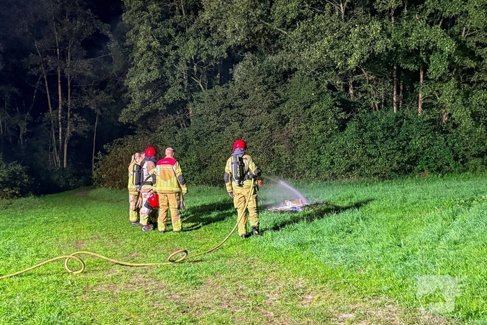 Kleine brand op grasveld onder controle
